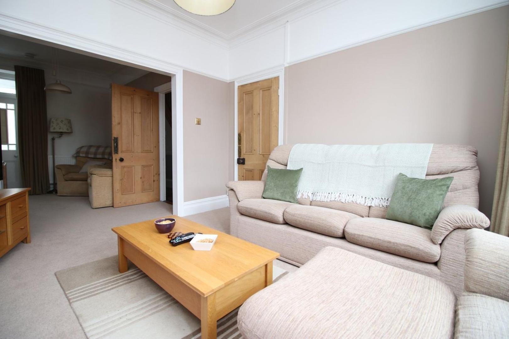 Quiet And Spacious 3 Bedroom Cardiff Exterior foto